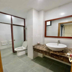 Phòng Studio Full nội thất, máy giặt riêng, đường xe hơi
