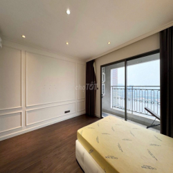 Cho thuê căn góc VIP - 3PN 178m2 Saigon Royal Q4, view pháo hoa