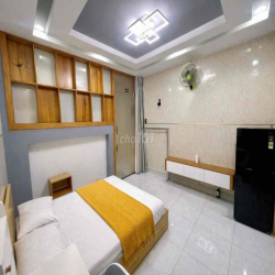 Phòng Studio Full nội thất, máy giặt riêng, đường xe hơi
