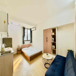 Studio full nt ngay vòng xoay Lê Đại Hành