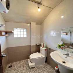 CHỦ NGỘP bán căn nhà nhỏ xinh 45,5m2 giá sang tên 617trieu có hồ cá ko