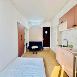 Studio full nt ngay vòng xoay Lê Đại Hành