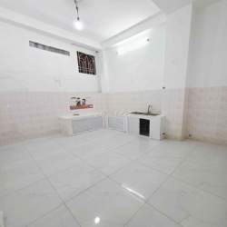 Nhà 2,5 Tấm,Hẻm 6m,2PN,2WC+ Phòng Khách,Bếp Rộng Rãi