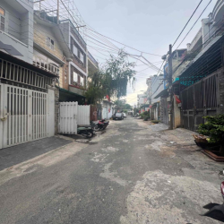 Nhà 2,5 Tấm,Hẻm 6m,2PN,2WC+ Phòng Khách,Bếp Rộng Rãi