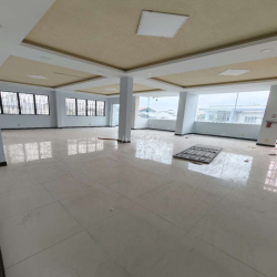 cho thuê toà nhà góc 2mt khu tên lửa 18*20m bốn lầu có thang máy