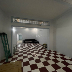 Cho THUÊ MT HIỀN VƯƠNG - P Phú thọ hoà : 4 X 20 M đúc 1 lầu : 3PN 