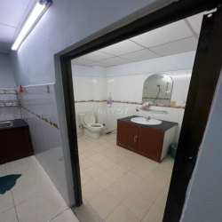 Cho THUÊ MT HIỀN VƯƠNG - P Phú thọ hoà : 4 X 20 M đúc 1 lầu : 3PN 