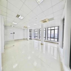 Cho thuê văn phòng tại Nguyễn Chí Thanh 130m2 giá 24t view full kính