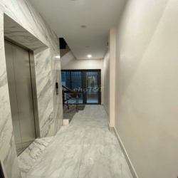 CHDV full nội thất, trung tâm Ba đình, có thang máy, chính chủ