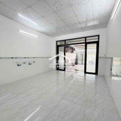 Nhà mới 99% 2 phòng hẻm ô tô gần chợ Cầu Ván