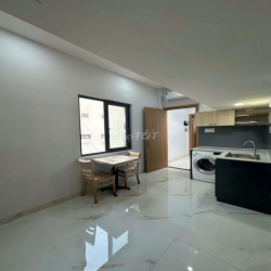 CHÍNH CHỦ CHO THUÊ PHÒNG GÁC SIÊU RỘNG CỬA SỔ TRỜI GẦN NGÃ TƯ HÀNGXANH