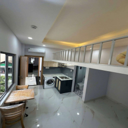 CHÍNH CHỦ CHO THUÊ PHÒNG GÁC SIÊU RỘNG CỬA SỔ TRỜI GẦN NGÃ TƯ HÀNGXANH