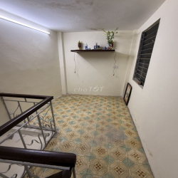 Cho thuê nhà 4 tầng ngõ phố Lê Gia Định DTSD 72m2