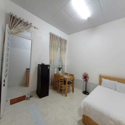 Phòng trọ sân vườn trung tâm thành phố cho thuê ngày/tháng