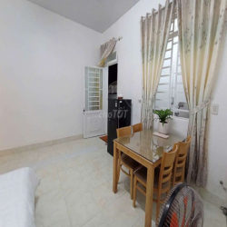 Phòng trọ sân vườn trung tâm thành phố cho thuê ngày/tháng