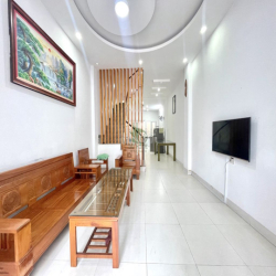 CHO THUÊ NHÀ 3 PHÒNG NGỦ  GIÁ 15 TRIỆU/THÁNG KHU HÀ QUANG 2