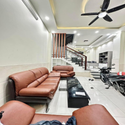 CHO THUÊ Nhà đẹp 5x18m, 3 Tầng, đường 12m Đặng Thùy Trâm, gần ĐH VL