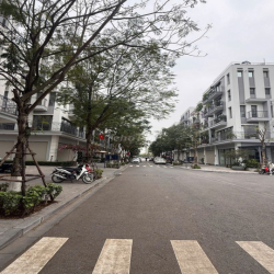 Cho thuê căn góc Shophouse The Manor Central Park 99m2, 5 tầng