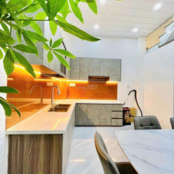 Nhà Đẹp Full Nội Thất 1/ Nguyễn Oanh P17;(3x15m)3 Lầu;4pn5wc;Giá 18tr