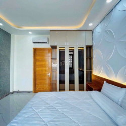 Nhà Đẹp Full Nội Thất 1/ Nguyễn Oanh P17;(3x15m)3 Lầu;4pn5wc;Giá 18tr