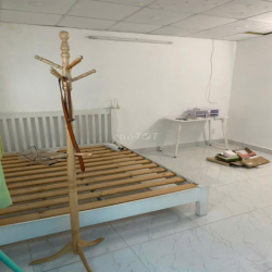 [Chính chủ] Phòng cho thuê - 4.5tr, có toilet, ban công, sân thượng...