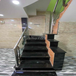 Cho thuê nhà đường Âu Cơ gần ngã Tư Lạc Long Quân - Âu Cơ- 4PN - 3Wc