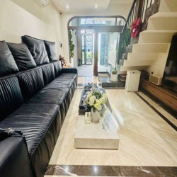 nhà full nội thất CAO CẤP víp 4 x 17 có 5pn 5wc sân thượng