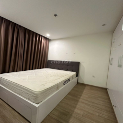 Cho thuê căn hộ 2PN2WC Vinhomes Grand Park full nội thất view hồ bơi