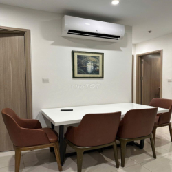 Cho thuê căn hộ 2PN2WC Vinhomes Grand Park full nội thất view hồ bơi