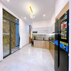 *** CĂN LẦU SỔ HỒNG RIÊNG NGAY TRUNG TÂM PHƯỜNG CHỈ 650TR SỞ HỮU