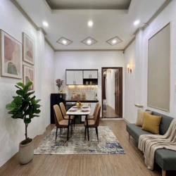 NHÀ NGUYÊN CĂN NGAY LÊ VĂN SỸ CỰC RỘNG ~ 50m2