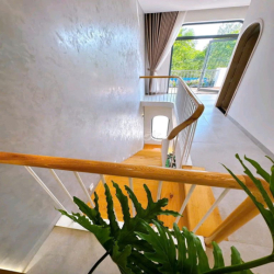 *** CĂN LẦU SỔ HỒNG RIÊNG NGAY TRUNG TÂM PHƯỜNG CHỈ 650TR SỞ HỮU