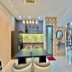 CHo thuê nguyên căn Full Nội Thất Ngay Ngã Tư Phú Nhuận