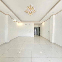 nhà 2 lầu 1 trệt Bình Chuẩn,Thuận An,sẵn 2 máy lạnh,đường 7m đậu ô tô