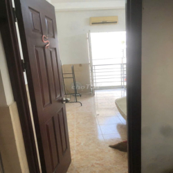 P lầu 1 , giáp hẻm 335 điện biên phủ, sát chợ vườn chuối,BV  bình dan