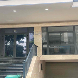 Cho thuê nhà 1 hầm, 1 trệt, 4 lầu, thang máy ở Vạn Phúc