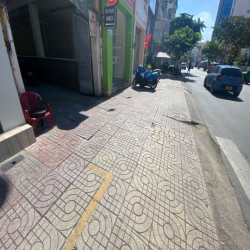 mặt  bằng lầu 5 lối đi riêng