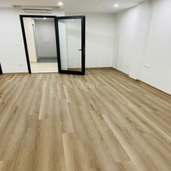 Cho thuê nhà liền kề Nguyễn Tuân: 95m2, 5 tầng, 40tr