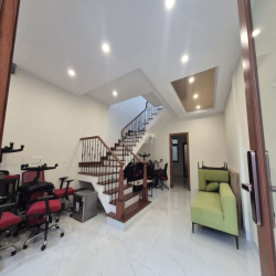 Cho thuê nhà mới phù hợp kinh doanh dt 240m² giá 12 triệu