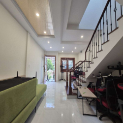 Cho thuê nhà mới phù hợp kinh doanh dt 240m² giá 12 triệu