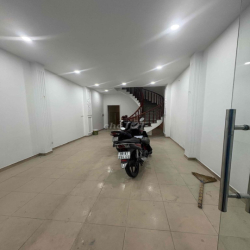 Cho thuê nhà nguyên căn mặt tiền Khánh Hội quận 4