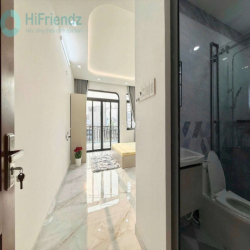 CĂN HỘ CAO CẤP FULL NỘI THẤT BAN CÔNG MỚI 100% NGAY GẦN NGÃ TƯ 4 XÃ