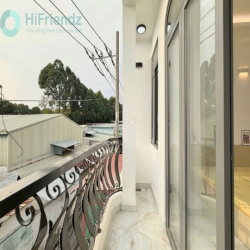 CĂN HỘ CAO CẤP FULL NỘI THẤT BAN CÔNG MỚI 100% NGAY GẦN NGÃ TƯ 4 XÃ