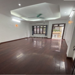 Cho thuê nhà Trung Kính, Diện tích 70m2 x 5 tầng mặt tiền 5m, đường 8m
