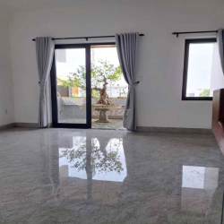 cho thuê nhà 3 tầng hòa xuân. sát đường nguyễn phước lan