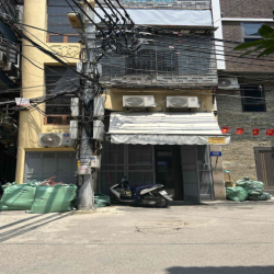 Cho thuê NR 2 tầng, mặt tiền 5,5m, ngõ 7m ô tô đỗ cửa.