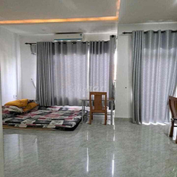 cho thuê nhà 3 tầng hòa xuân. sát đường nguyễn phước lan