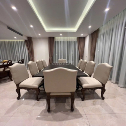 Cho thuê Biệt Thự Đơn Lập Cao Cấp – 2 Mặt Tiền – Khu VIP Gần Bờ Sông