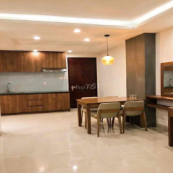 căn hộ studio có ban công trung tâm thành phố (apartment in center)