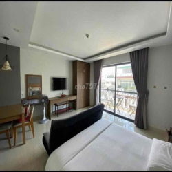 căn hộ studio có ban công trung tâm thành phố (apartment in center)